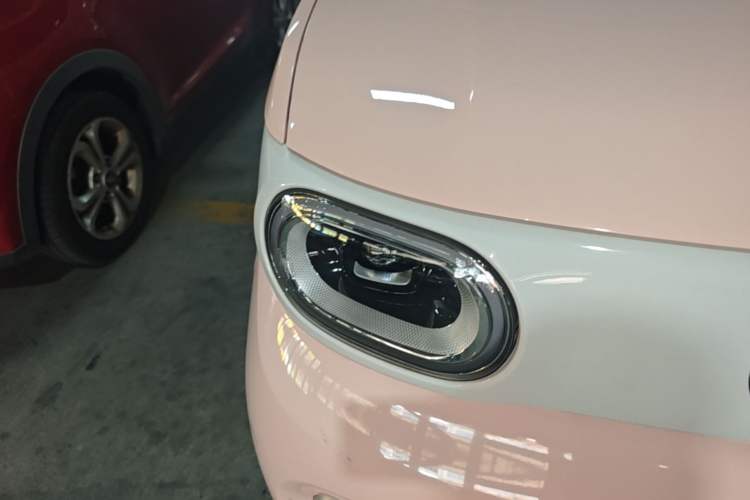 Used Wuling Hongguang MINIEV 2024 3rd Generation 215km Youth Edition Right Front Headlight