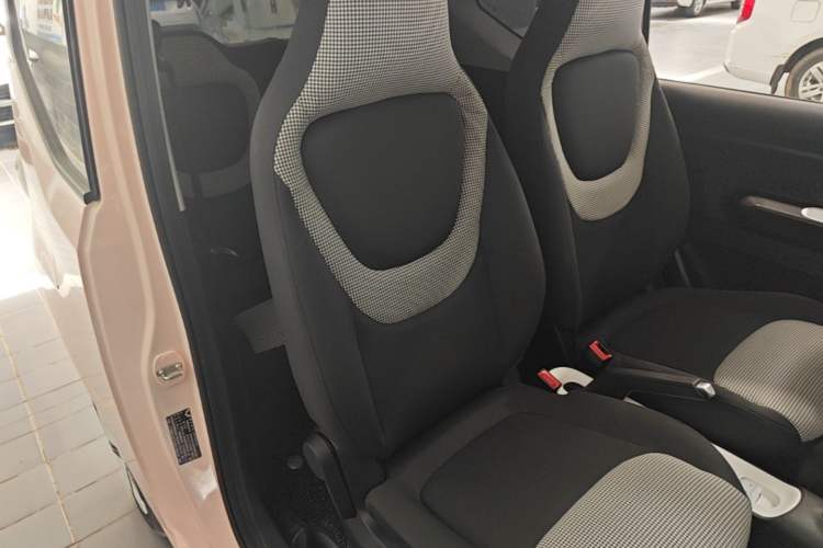 Used Wuling Hongguang MINIEV 2024 3rd Generation 215km Advanced Version Right Front Seat