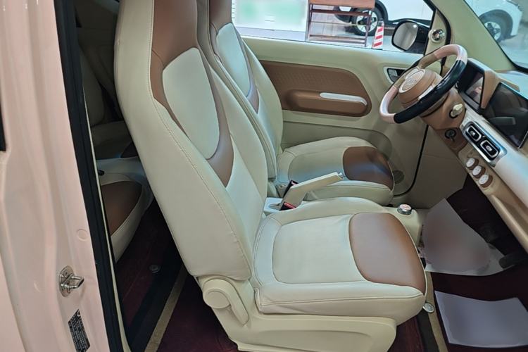 Used Wuling Hongguang MINIEV 2024 3rd Generation 215km Advanced Version Right Front Seat
