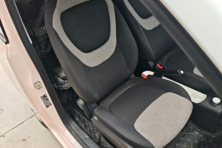 Used Wuling Hongguang MINIEV 2024 3rd Generation 215km Advanced Version Right Front Seat