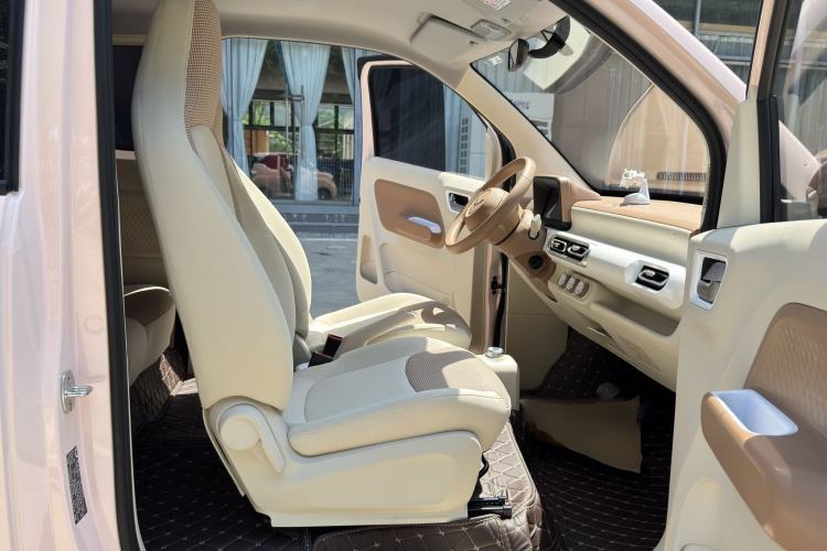 Used Wuling Hongguang MINIEV 2024 3rd Generation 215km Youth Edition Right Front Seat