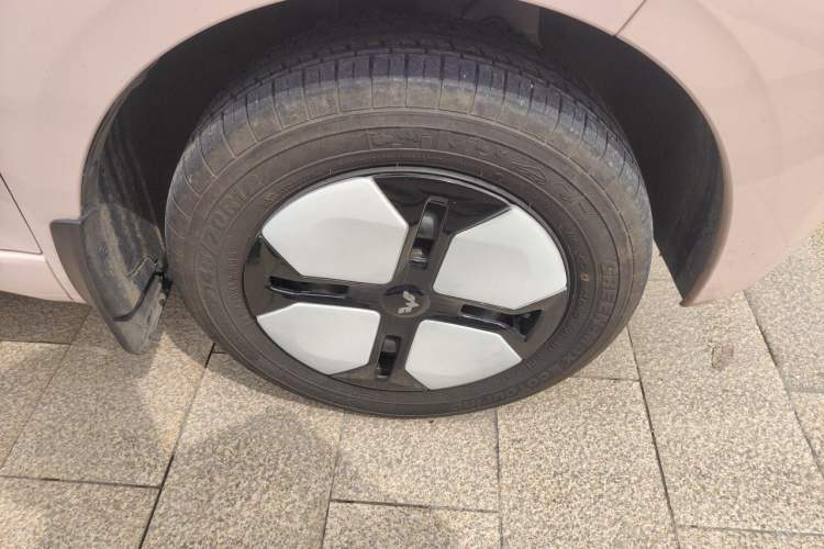 Used Wuling Hongguang MINIEV 2024 3rd Generation 215km Youth Edition Right Front Wheel Hub
