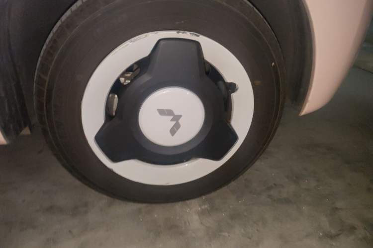 Used Wuling Hongguang MINIEV 2024 3rd Generation 215km Youth Edition Right Front Wheel Hub