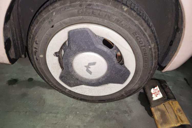 Used Wuling Hongguang MINIEV 2024 3rd Generation 215km Youth Edition Right Front Wheel Hub