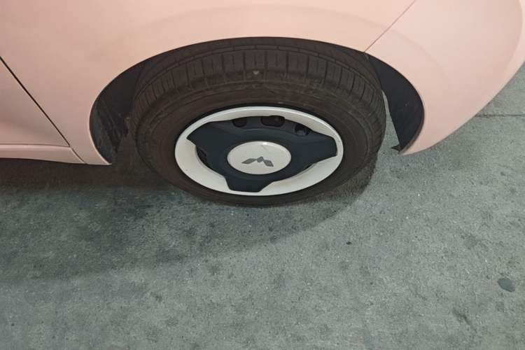 Used Wuling Hongguang MINIEV 2024 3rd Generation 215km Youth Edition Right Front Wheel Hub