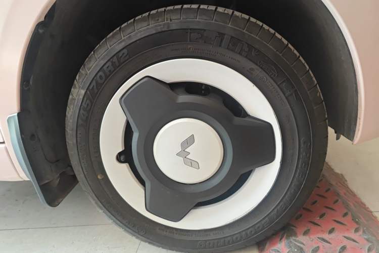 Used Wuling Hongguang MINIEV 2024 3rd Generation 215km Youth Edition Right Front Wheel Hub