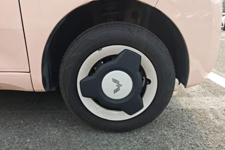 Used Wuling Hongguang MINIEV 2024 3rd Generation 215km Youth Edition Right Front Wheel Hub