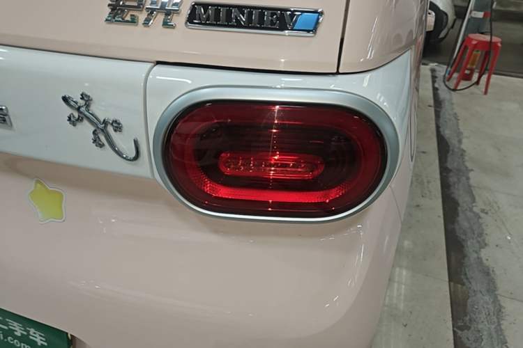 Used Wuling Hongguang MINIEV 2024 3rd Generation 215km Youth Edition Right Rear Taillight