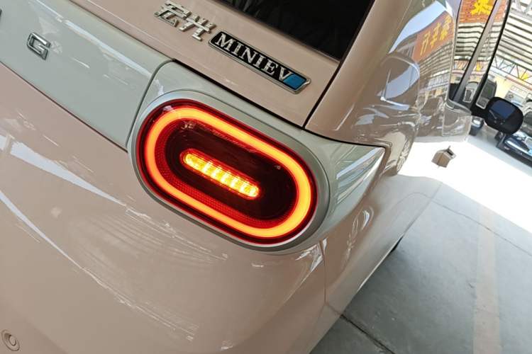 Used Wuling Hongguang MINIEV 2024 3rd Generation 215km Youth Edition Right Rear Taillight