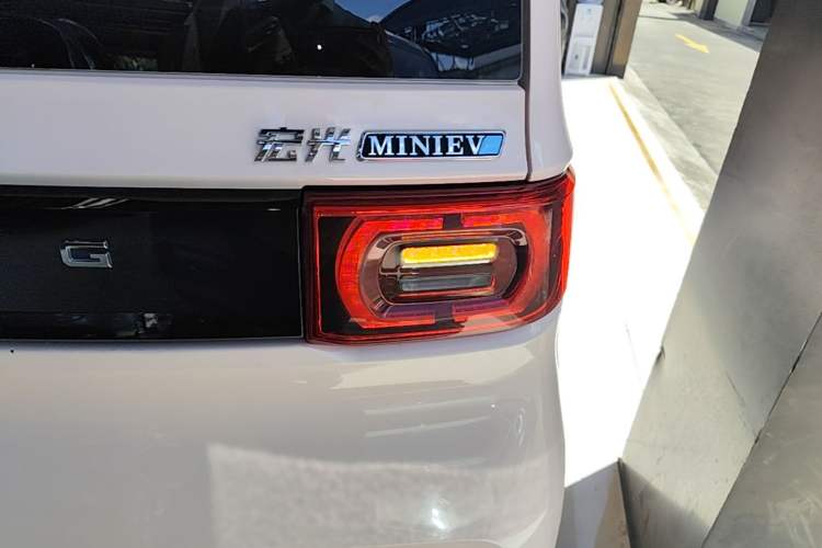 Used Wuling Hongguang MINIEV 2024 3rd Generation 170 km Right Rear Taillight