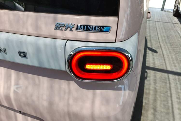 Used Wuling Hongguang MINIEV 2024 3rd Generation 170 km Right Rear Taillight
