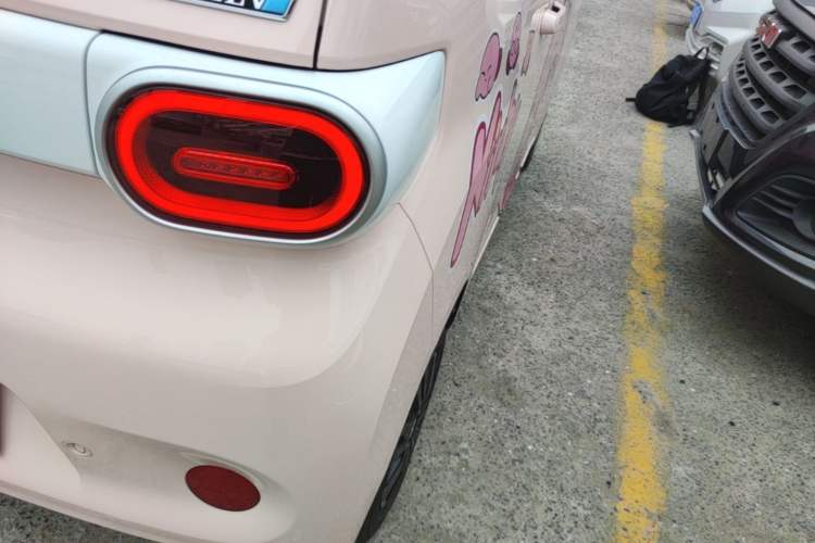 Used Wuling Hongguang MINIEV 2024 3rd Generation 215km Youth Edition Right Rear Taillight