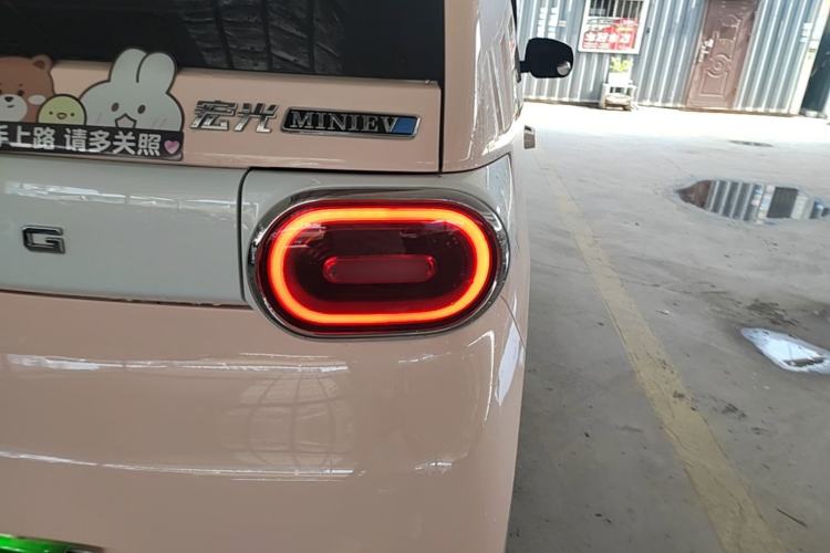 Used Wuling Hongguang MINIEV 2024 3rd Generation 215km Advanced Version Right Rear Taillight