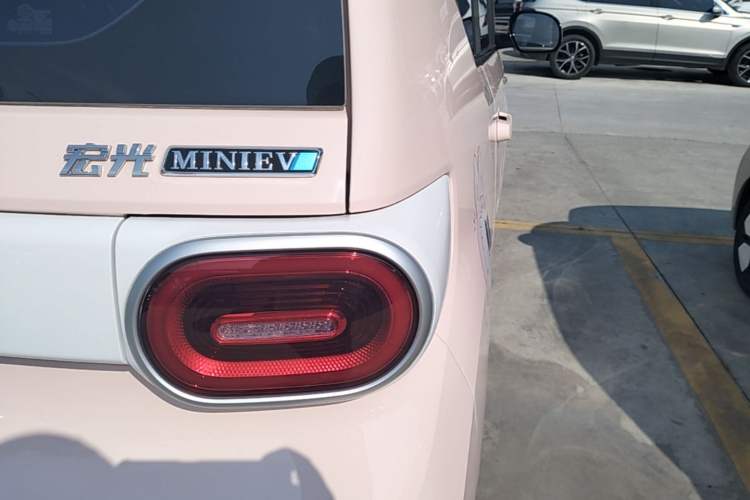 Used Wuling Hongguang MINIEV 2024 3rd Generation 215km Youth Edition Right Rear Taillight