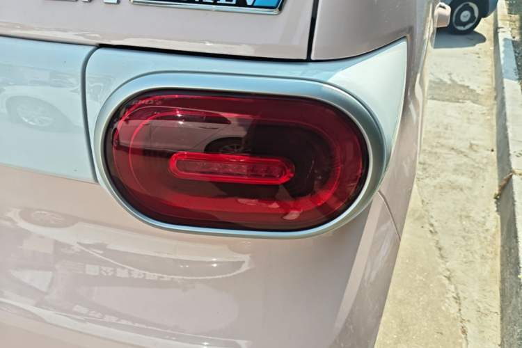 Used Wuling Hongguang MINIEV 2024 3rd Generation 215km Youth Edition Right Rear Taillight