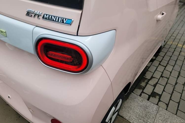 Used Wuling Hongguang MINIEV 2024 3rd Generation 215km Youth Edition Right Rear Taillight