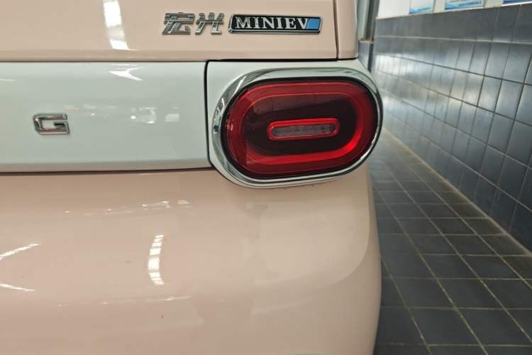 Used Wuling Hongguang MINIEV 2024 3rd Generation 215km Advanced Version Right Rear Taillight