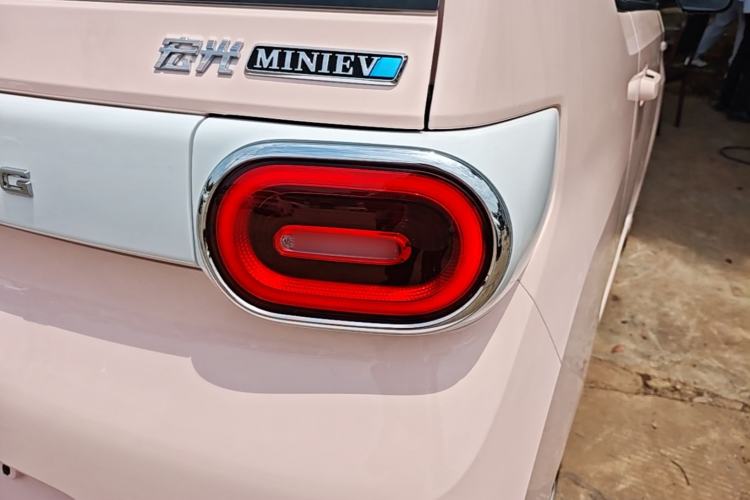 Used Wuling Hongguang MINIEV 2024 3rd Generation 215km Advanced Version Right Rear Taillight