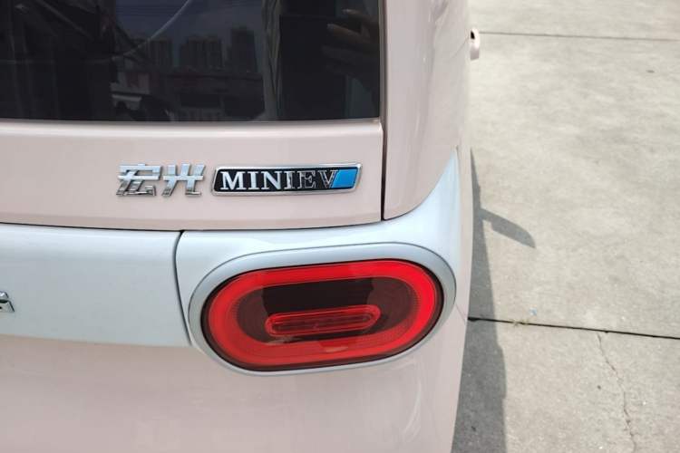 Used Wuling Hongguang MINIEV 2024 3rd Generation 215km Youth Edition Right Rear Taillight