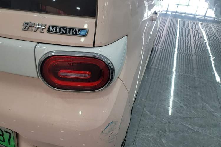 Used Wuling Hongguang MINIEV 2024 3rd Generation 170 km Right Rear Taillight
