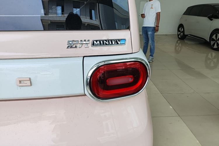 Used Wuling Hongguang MINIEV 2024 3rd Generation 215km Advanced Version Right Rear Taillight