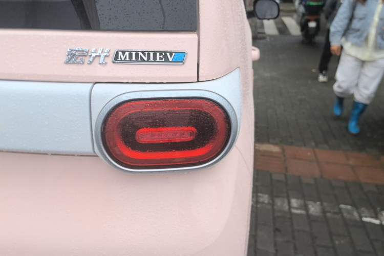 Used Wuling Hongguang MINIEV 2024 3rd Generation 215km Youth Edition Right Rear Taillight