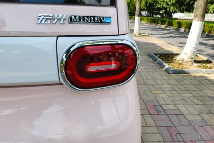 Used Wuling Hongguang MINIEV 2024 3rd Generation 215km Advanced Version Right Rear Taillight