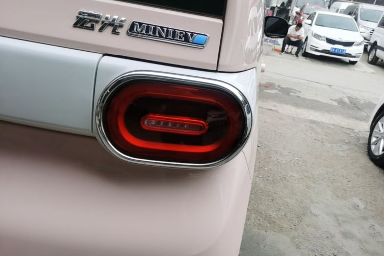 Used Wuling Hongguang MINIEV 2024 3rd Generation 170 km Right Rear Taillight