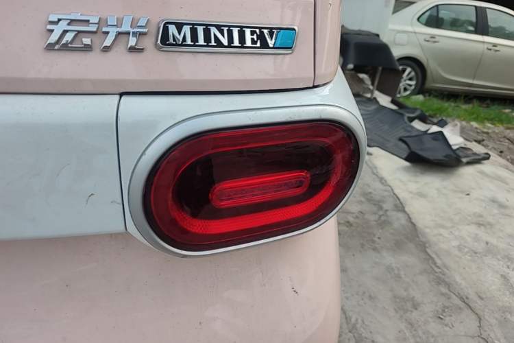 Used Wuling Hongguang MINIEV 2024 3rd Generation 215km Youth Edition Right Rear Taillight