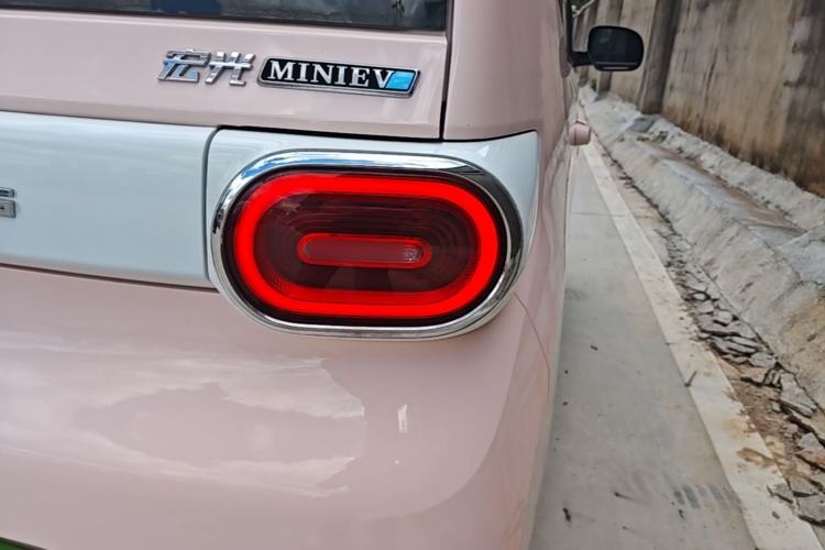 Used Wuling Hongguang MINIEV 2024 3rd Generation 215km Advanced Version Right Rear Taillight