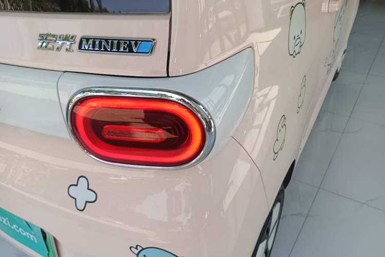 Used Wuling Hongguang MINIEV 2024 3rd Generation 215km Advanced Version Right Rear Taillight