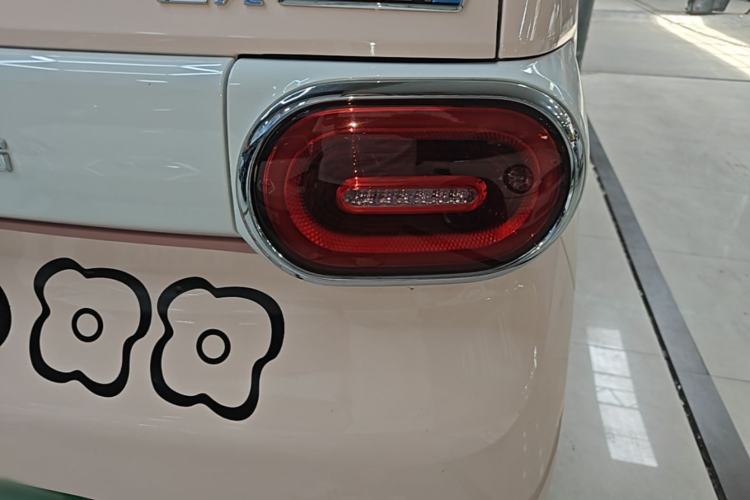 Used Wuling Hongguang MINIEV 2024 3rd Generation 215km Advanced Version Right Rear Taillight