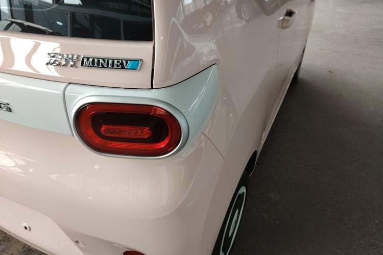Used Wuling Hongguang MINIEV 2024 3rd Generation 215km Youth Edition Right Rear Taillight