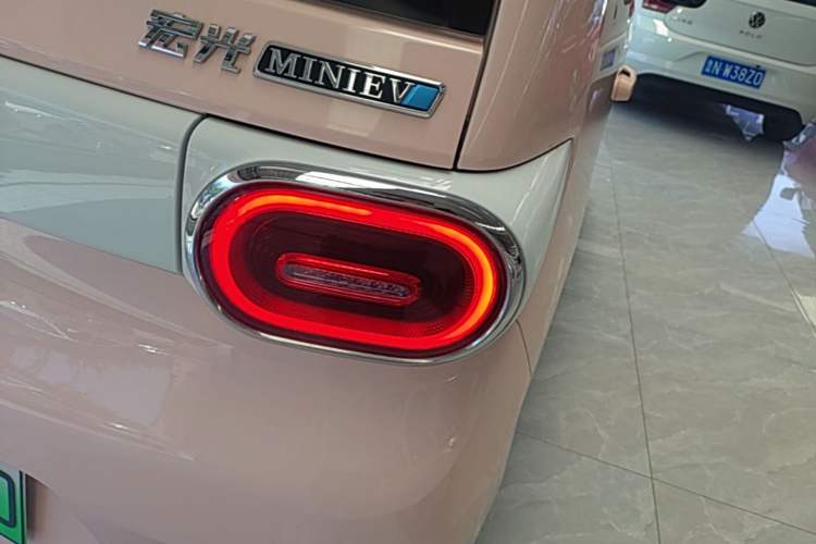 Used Wuling Hongguang MINIEV 2024 Third Generation 120 km Right Rear Taillight