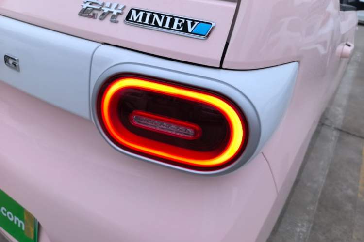 Used Wuling Hongguang MINIEV 2024 3rd Generation 215km Youth Edition Right Rear Taillight
