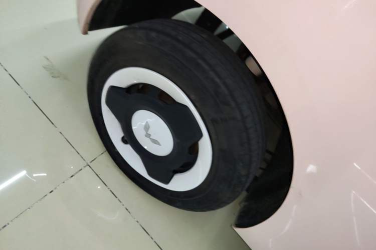 Used Wuling Hongguang MINIEV 2024 3rd Generation 215km Youth Edition Right Rear Wheel Hub
