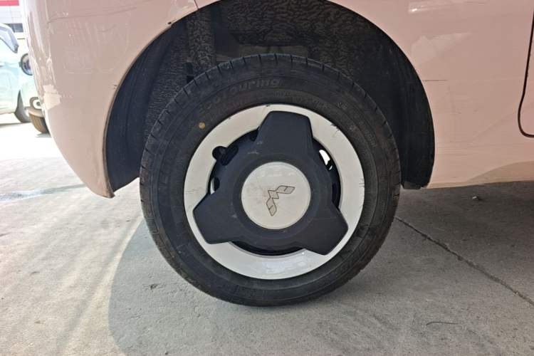 Used Wuling Hongguang MINIEV 2024 3rd Generation 215km Youth Edition Right Rear Wheel Hub