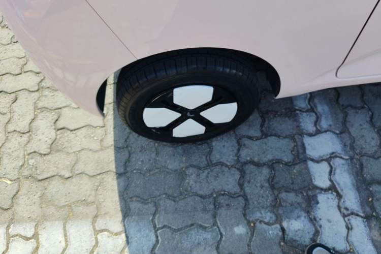 Used Wuling Hongguang MINIEV 2024 3rd Generation 215km Advanced Version Right Rear Wheel Hub