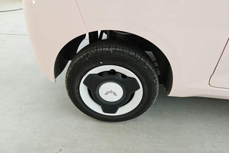 Used Wuling Hongguang MINIEV 2024 3rd Generation 215km Youth Edition Right Rear Wheel Hub