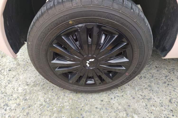 Used Wuling Hongguang MINIEV 2024 3rd Generation 215km Youth Edition Right Rear Wheel Hub