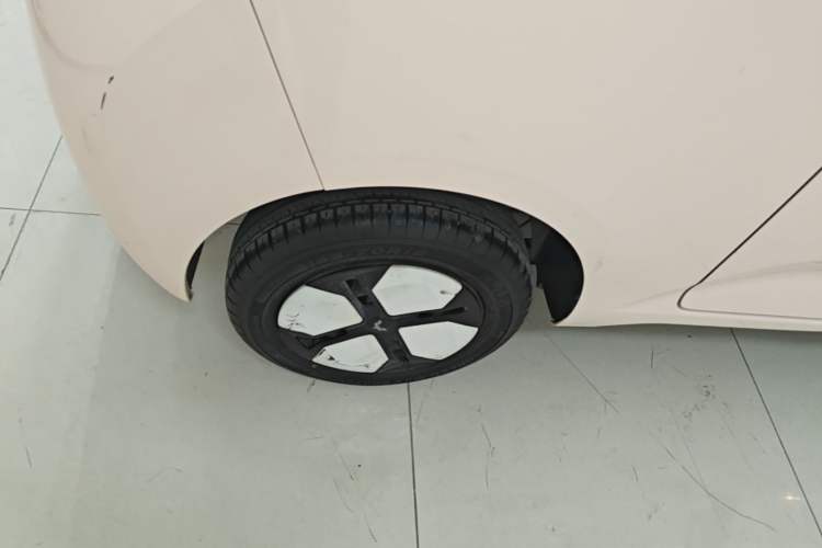 Used Wuling Hongguang MINIEV 2024 3rd Generation 215km Advanced Version Right Rear Wheel Hub