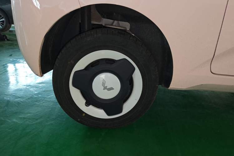 Used Wuling Hongguang MINIEV 2024 3rd Generation 215km Youth Edition Right Rear Wheel Hub