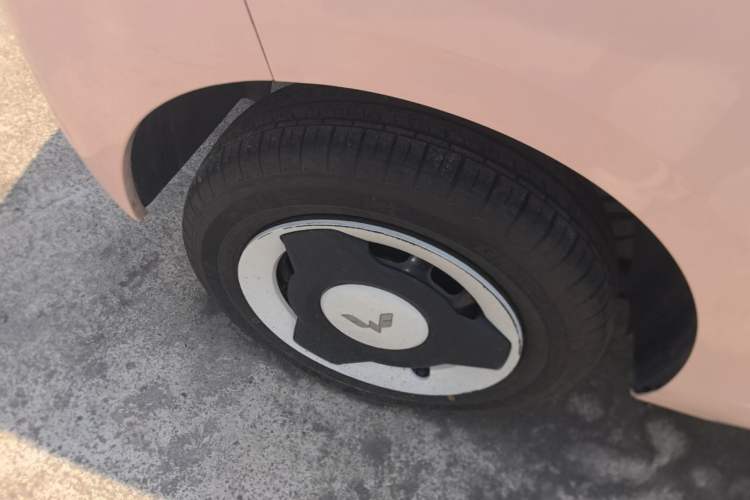 Used Wuling Hongguang MINIEV 2024 3rd Generation 215km Youth Edition Right Rear Wheel Hub