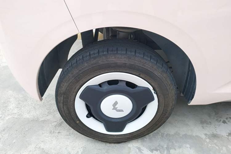 Used Wuling Hongguang MINIEV 2024 3rd Generation 215km Youth Edition Right Rear Wheel Hub