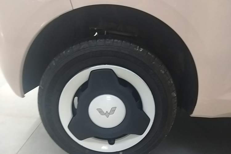 Used Wuling Hongguang MINIEV 2024 3rd Generation 215km Youth Edition Right Rear Wheel Hub