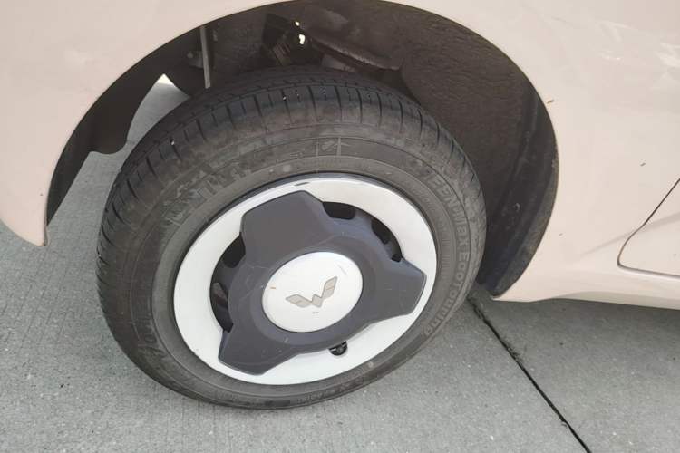 Used Wuling Hongguang MINIEV 2024 3rd Generation 215km Youth Edition Right Rear Wheel Hub