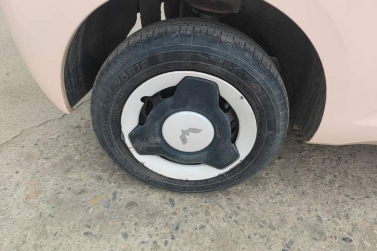 Used Wuling Hongguang MINIEV 2024 3rd Generation 215km Youth Edition Right Rear Wheel Hub
