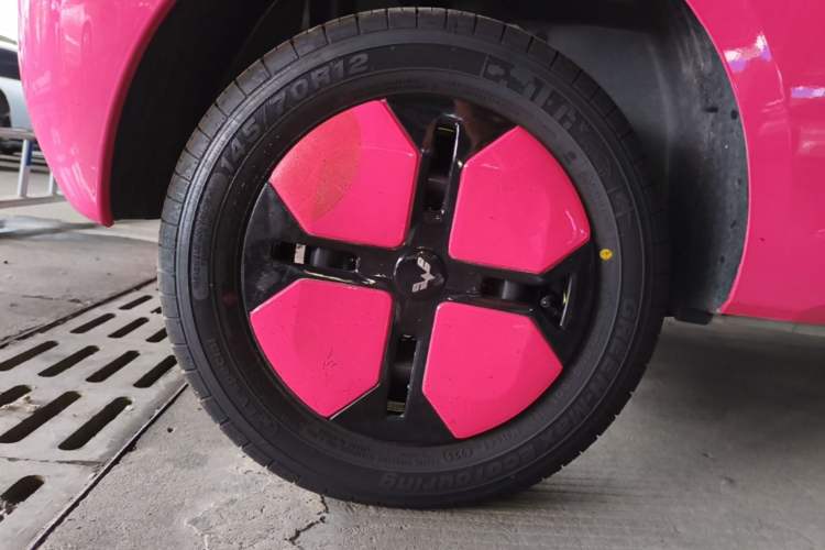 Used Wuling Hongguang MINIEV 2024 3rd Generation 215km Youth Edition Right Rear Wheel Hub