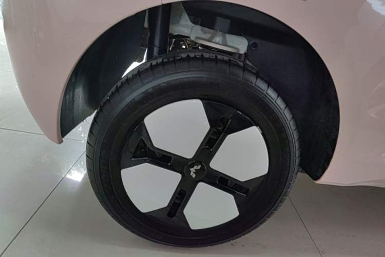Used Wuling Hongguang MINIEV 2024 3rd Generation 215km Advanced Version Right Rear Wheel Hub