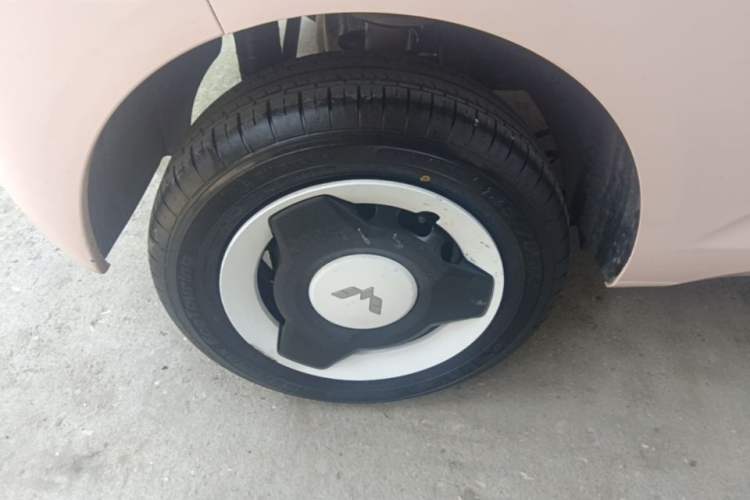 Used Wuling Hongguang MINIEV 2024 3rd Generation 215km Youth Edition Right Rear Wheel Hub